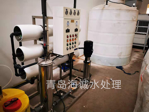 青島海誠為大連某學(xué)校安裝3噸純凈水設(shè)備完畢